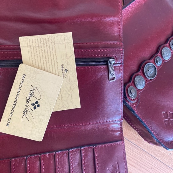 Patricia Nash purse and wallet - Picture 11 of 11